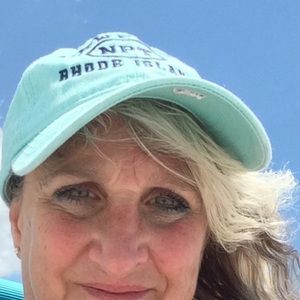 Meet your Posher, Lois